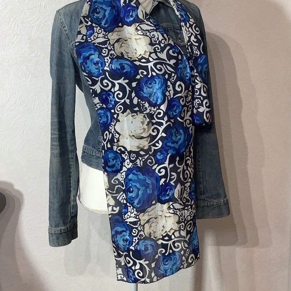Chic & Unique - Blue & Cream lightweight silky feel Scarf - more than one use